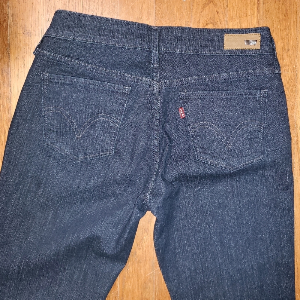 Levi's Dark Wash Skinny Jeans - Picture 5 of 11